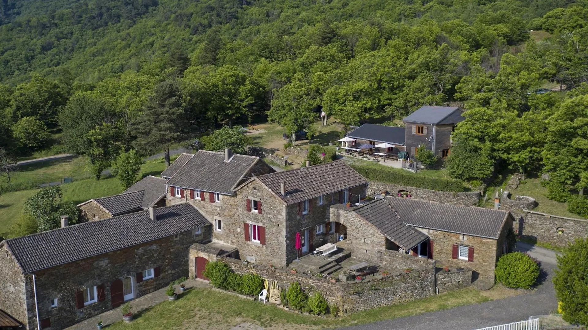 Les Gites Du Mas Lachamp Gravieres 0*,