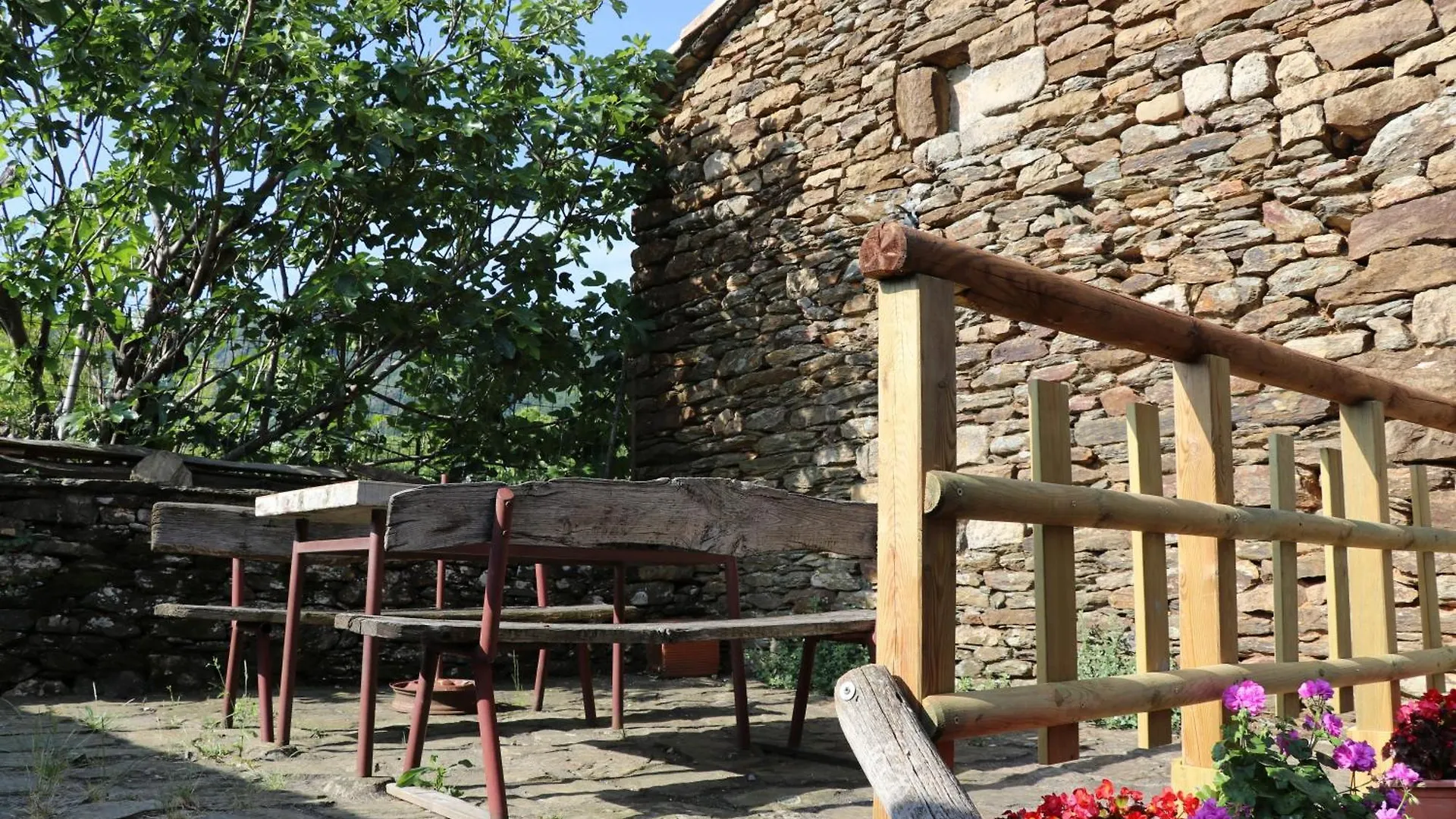 Les Gites Du Mas Lachamp Gravieres 0*,  France