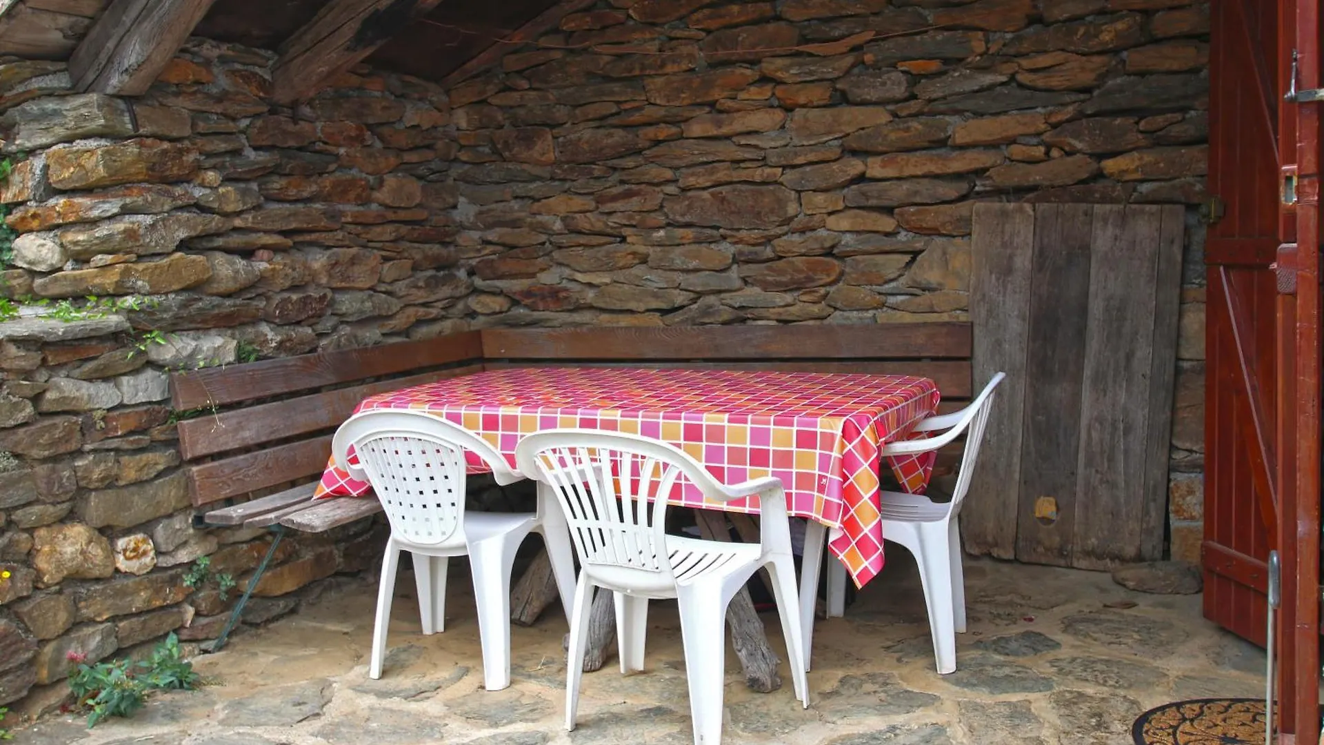 Holiday home Les Gites Du Mas Lachamp Gravieres