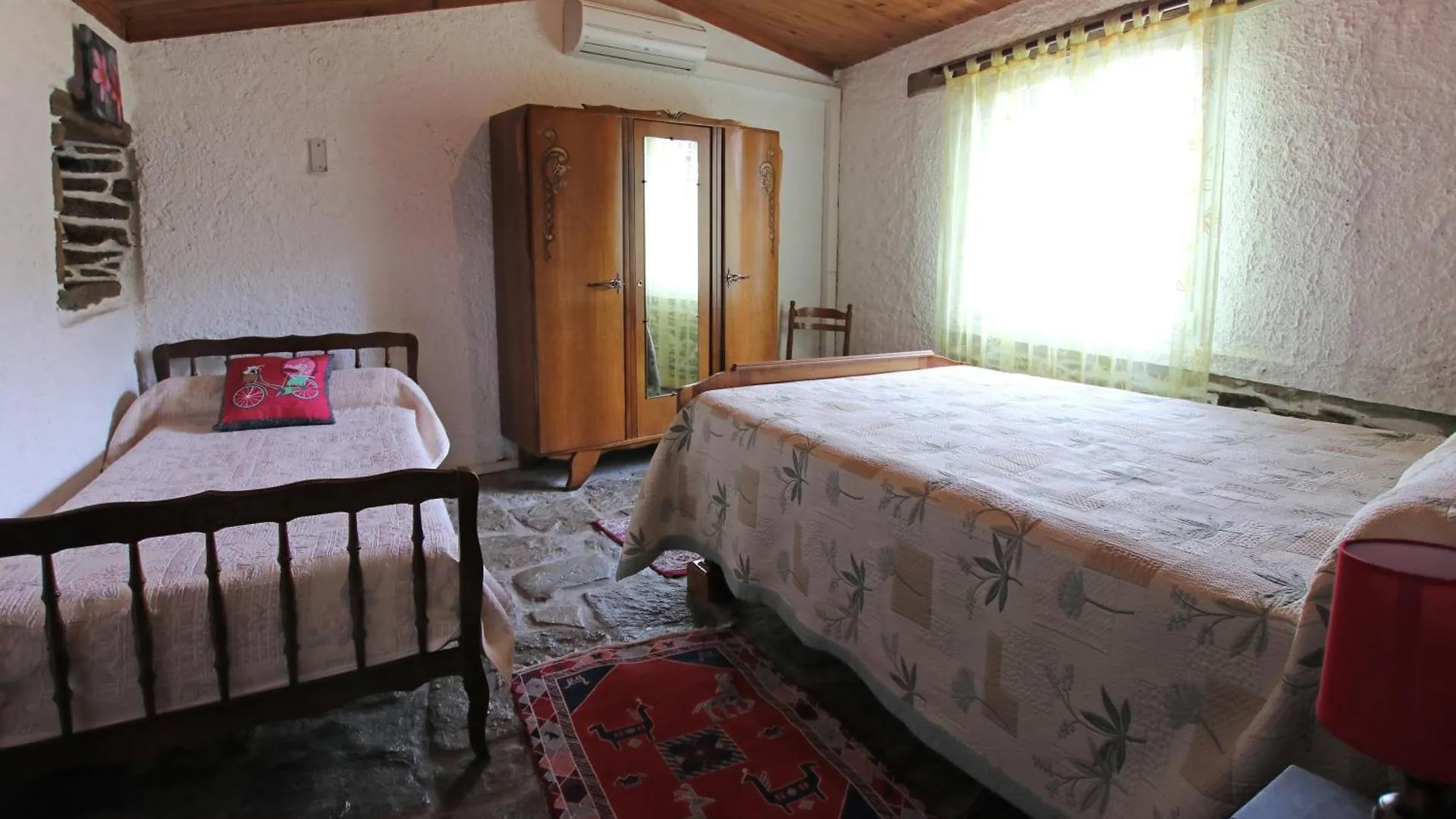 Holiday home Les Gites Du Mas Lachamp Gravieres